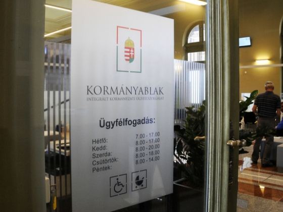 Nem lesz nyári szünet a kormányhivatalokban, de érdemes előre időpontot foglalni