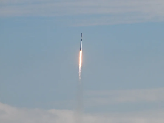 A Holdba csapódhat egy SpaceX Falcon–9 hordozórakéta levált felső része