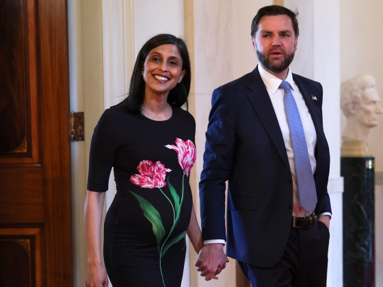 JD Vance bejelentette, hogy kisfia születik feleségétől, Ushától