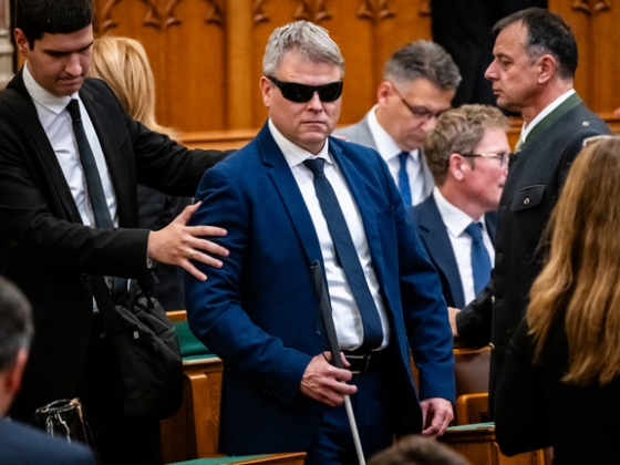 Kátai-Németh Vilmos bemutatta az újonnan kinevezett gyermekvédelmi helyettes államtitkárt