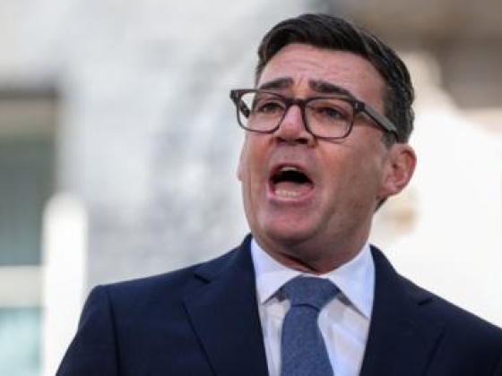„Egy megszakító pillanat”: Tekintse meg Andy Burnham első beszédét teljes egészében