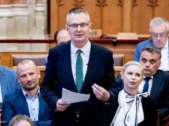 Rétvári Bence Magyar Péternek: Így magyarázkodni még nem hallottuk