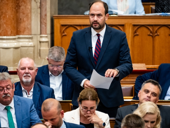 Nacsa Lőrinc kiszámolta, Magyar Péter a parlamenti beszédeiben mennyi ideig „gyalázta” az ellenzéket