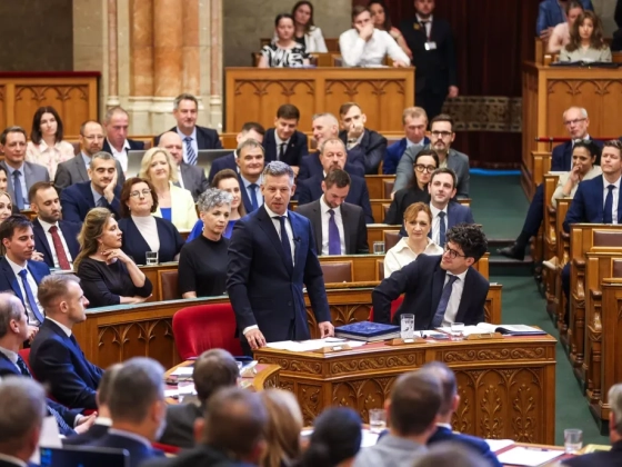 Magyar Péter: Nem társadalmi konzultációról beszéltünk, hanem azt kértük, hogy küldjenek ajánlásokat