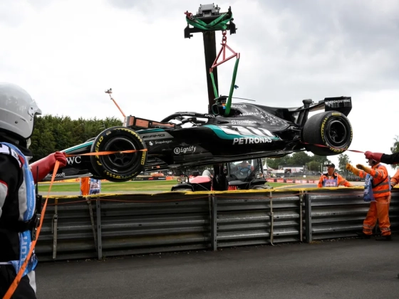 „Egyszerűen hozzászokik az ember” – Russell padlóra került az F1-es Belga Nagydíj után