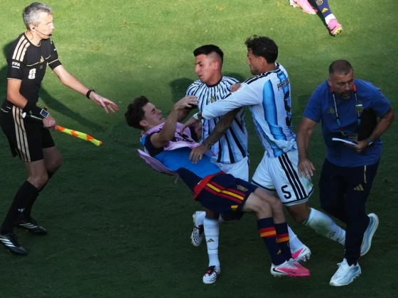 Vizsgálatot indít a FIFA Argentína ellen Paredes balhéja miatt