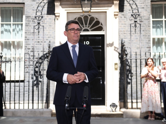 Átalakította a kormányt Andy Burnham brit miniszterelnök