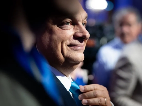 Nemrég még Frankfurtban szpottolták Orbán Viktort