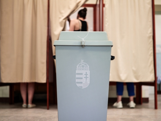 Két határozatot is hozott a Nemzeti Választási Bizottság, eldőlt, van-e esély arra, hogy új köntöst kapjon április 12-e
