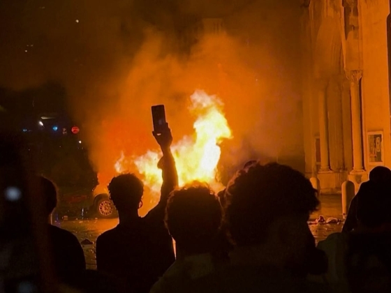 Olaszországban fellángol a harag, miután egy marokkói férfi meghalt a rendőri korlátozás alatt, miközben segítségért könyörgött