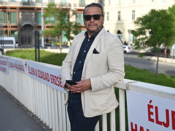 Házkutatást tartottak a Seuso-kincsek után kutató filmrendezőnél, előállították Dézsy Zoltánt