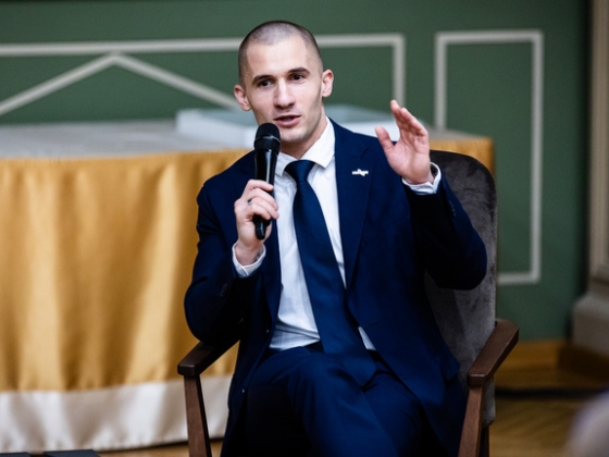Magyar űrhajós figyelmeztet: veszélyes lejtő is lehet a mesterséges intelligencia