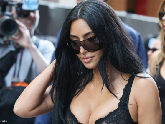 Kiderült, hogy fogadták Lewis Hamiltont Kim Kardashian és Kanye West gyerekei