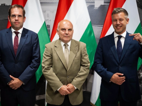 „Aki nélkül valószínűleg nincs rendszerváltás” – Magyar Péter a Vidéki prókátorral találkozott