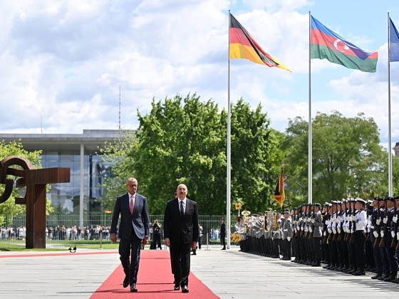 Aliyev Berlinbe látogat, hogy elmélyítse az energetikai és kereskedelmi kapcsolatokat Németországgal