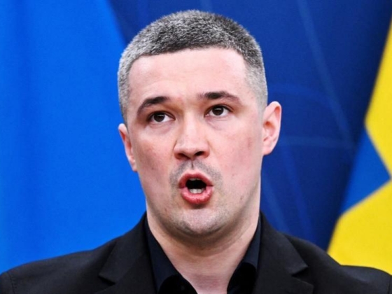 Zelenszkij több napos tüntetések után menesztette az ukrán hadsereg vezető parancsnokát