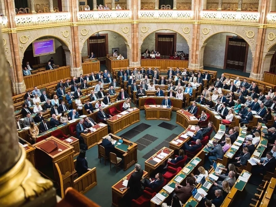 Jövő héten is ülésezik a parlament, napirenden az ügynökakták és a vagyonvédelmi hivatal