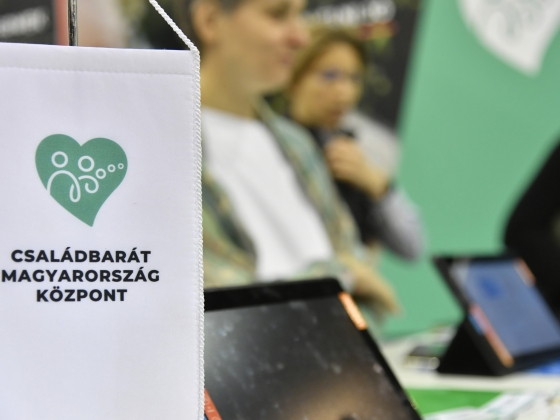 Házkutatást tartott a NAV a Családbarát Magyarország Központnál