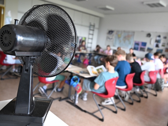 A hőség akár az iskolai naptárakat is átírhatja, jöhetnek a rövidebb tanévek Magyarországon