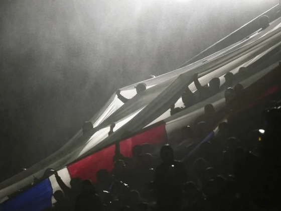 Újabb botrány: dühös futballszurkolók támadták meg az argentinok buszát – videó
