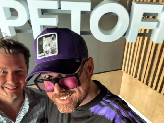 10 év után Fluor ismét a Petőfi Rádióban járt