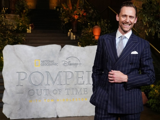 Tom Hiddleston valódi pompeji sorsokat elevenít fel a National Geographic új sorozatában