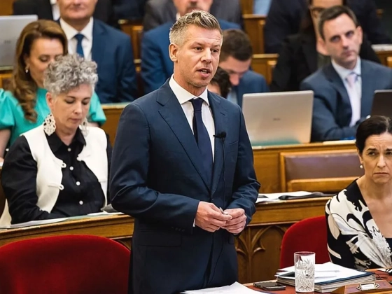 Magyar Péter hiába tiltakozott, az üzemanyagárak végül Bóka Jánost igazolták