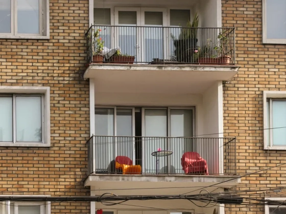 Az erkélyen késelte halálra édesanyját egy 43 éves férfi Berlinben