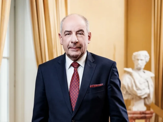 Sulyok Tamás: Lehet itt tréfálkozni azzal, hogy ki kinek a „bábja”, de az alkotmányjog nem vicc!