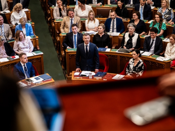 Történelmi fordulat a közmédiában, ezentúl nem köthetnek ellenőrizetlenül százmilliós szerződéseket