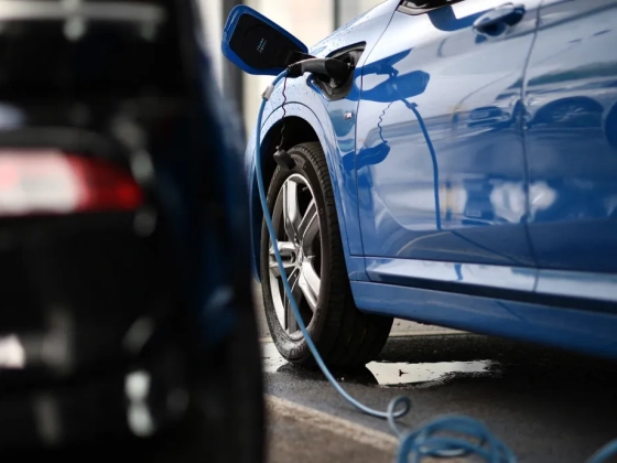 Ugyanannyiba kerülhetnek az elektromos és hagyományos autók pár éven belül