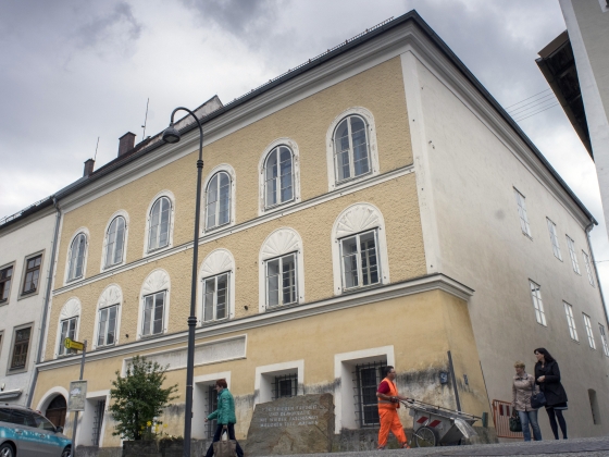 Rendőrőrs lett Hitler szülőházából