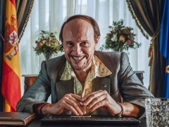 18+-os előzetessel érkezik az új Torrente-film, amiben még Donald Trump is feltűnik