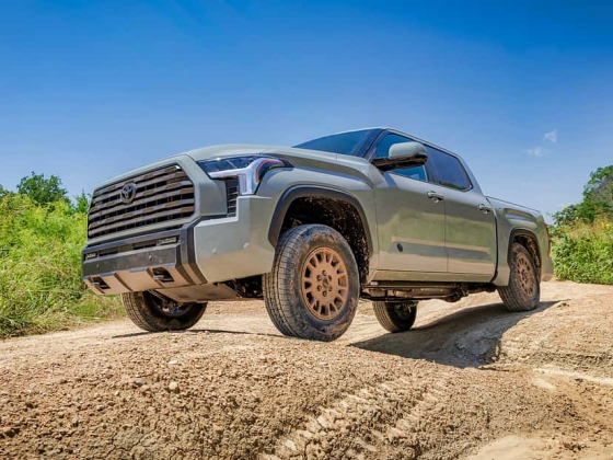 A Toyota Tundra 2027 Trailhunter: off-road változatként érkezik a Toyota zsíros pickupjához