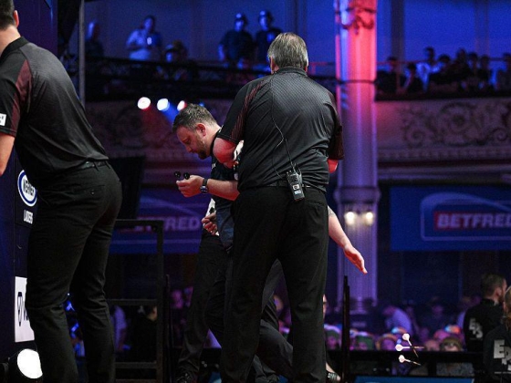 Menzies megbetegedett a World Matchplay színpadán
