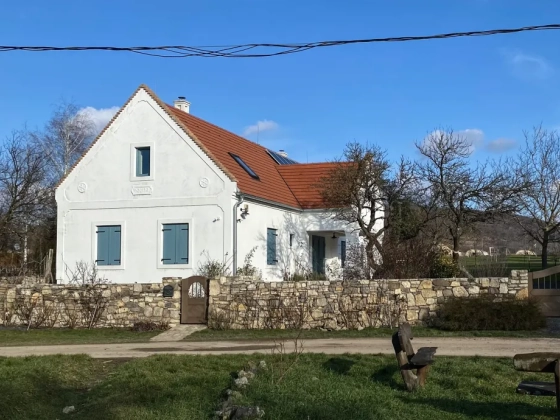 Eladó Magyar Péter és Varga Judit egykori közös háza Balatonhenyén