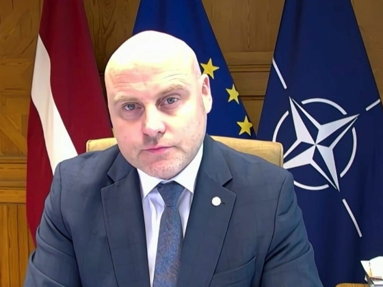 Kulbergs miniszterelnök szerint Putyin megerősíti a Lettország elleni hibrid háborút, mert „veszít Ukrajnában”.