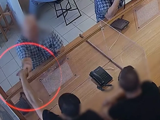 Lebuktak a látogatók, akik mobiltelefont próbáltak átadni egy fogvatartottnak a „Gyűjtőben”