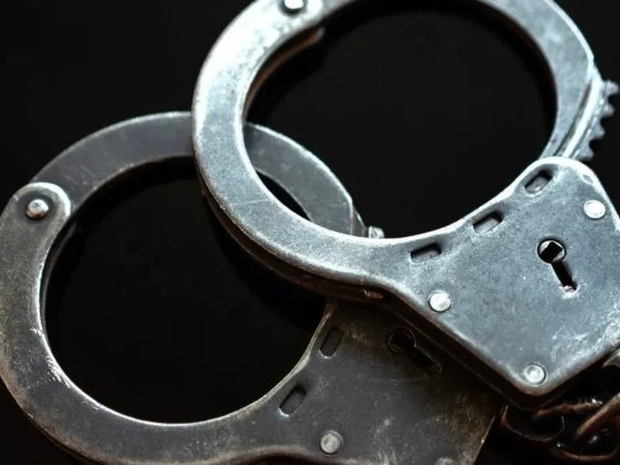 Térfigyelő kamerák előtt árulta a drogot egy józsefvárosi nő – videók