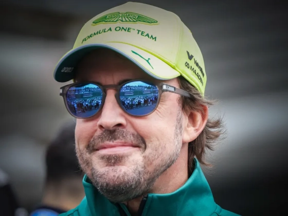 Budapesten mutatta meg először újszülött kisfiát Fernando Alonso – videó