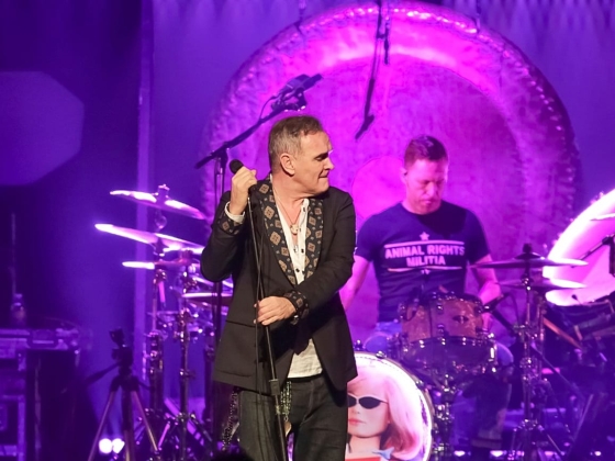 Morrissey arra kéri Sánchezt, hogy vessen véget a bikaviadaloknak, amikor visszatér Spanyolországba