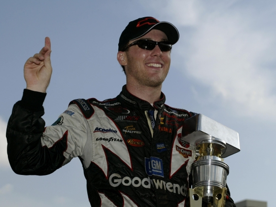 Kevin Harvick a NASCAR Hírességek Csarnokának figyelemre méltó karrierjén elmélkedik