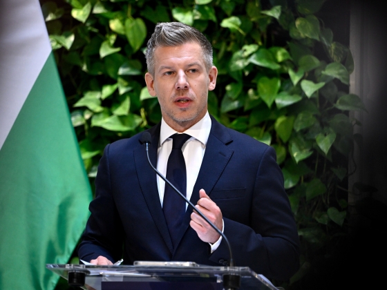 Magyar Péter két exminiszternek is megüzente: büntetőeljárások indulhatnak ellenük a közeli jövőben