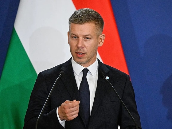 Az EU szélsőjobboldala szabálytalanságot kiált, de a Bizottságot nem zavarja magyar „purgatóriuma”