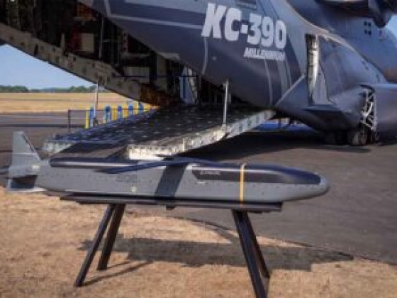Az Embraer integrálja a Barracuda-500M rakétát a C-390-be raklapos indításokhoz