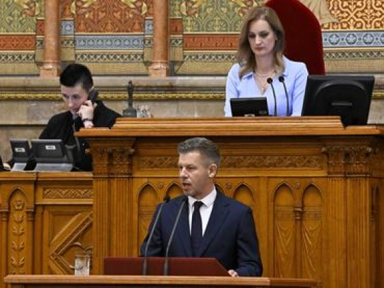 A Facebookon csapott össze Hadházy Ákos, Magyar Péter és Forsthoffer Ágnes