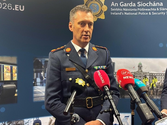 „Rendkívül jelentős” bombát egy autóban tartóztattak fel NI felé vezető úton – közölte az ír rendőrség