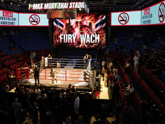 Fury megnyeri a visszafogott bemelegítést, hogy a pályán tartsa Joshuát