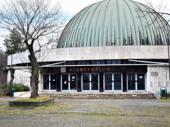 Újranyitná a kormány a Planetáriumot