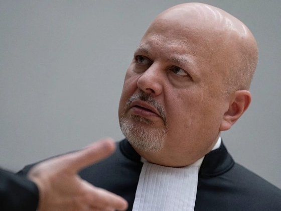 Az ICC főügyészét szexuális visszaélés vádja miatt eltávolították posztjáról